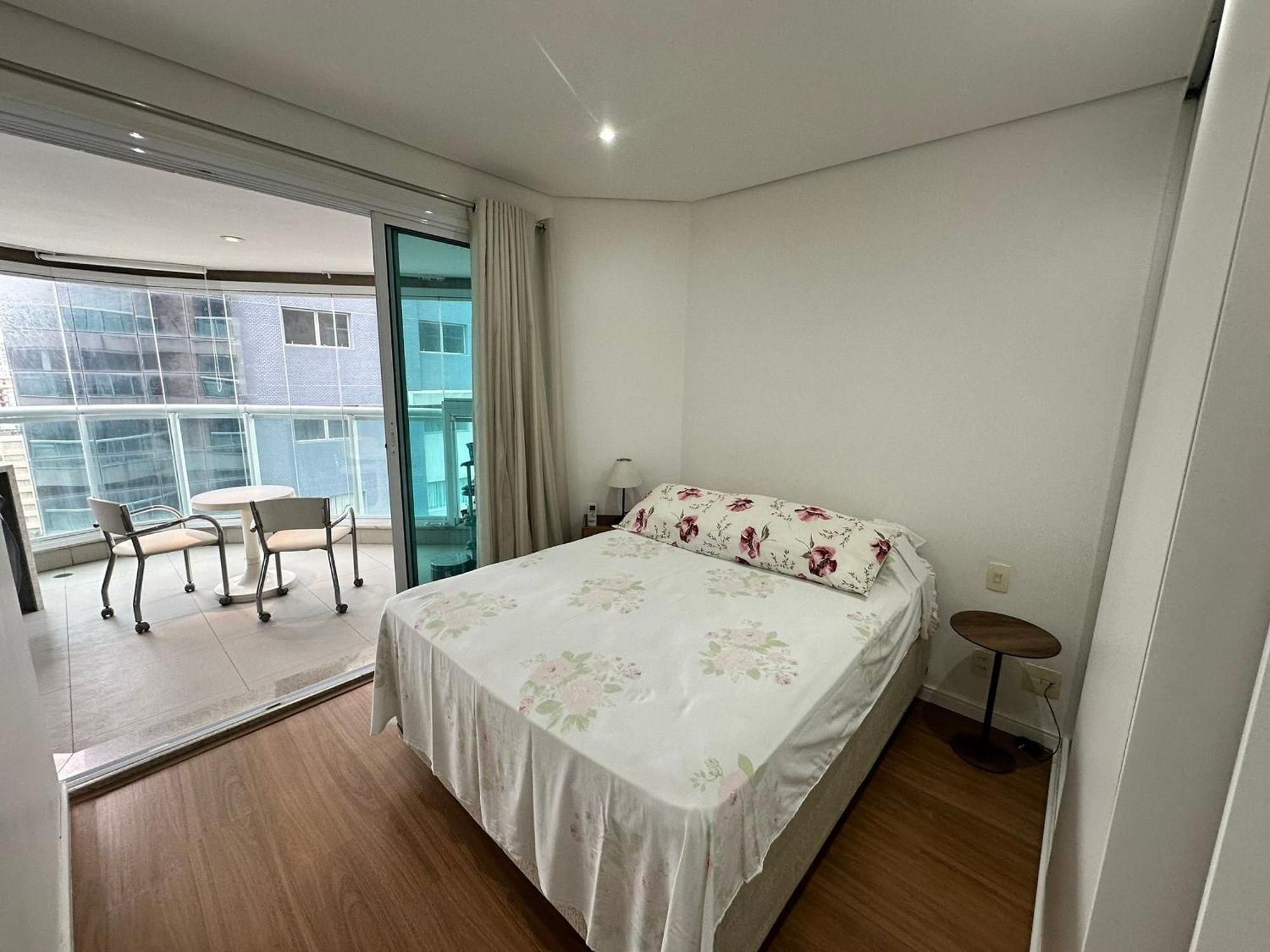 Apartamento Estanconfor Vista Mar 2 Varandas Fechadas Ac Garagem Arrumacao